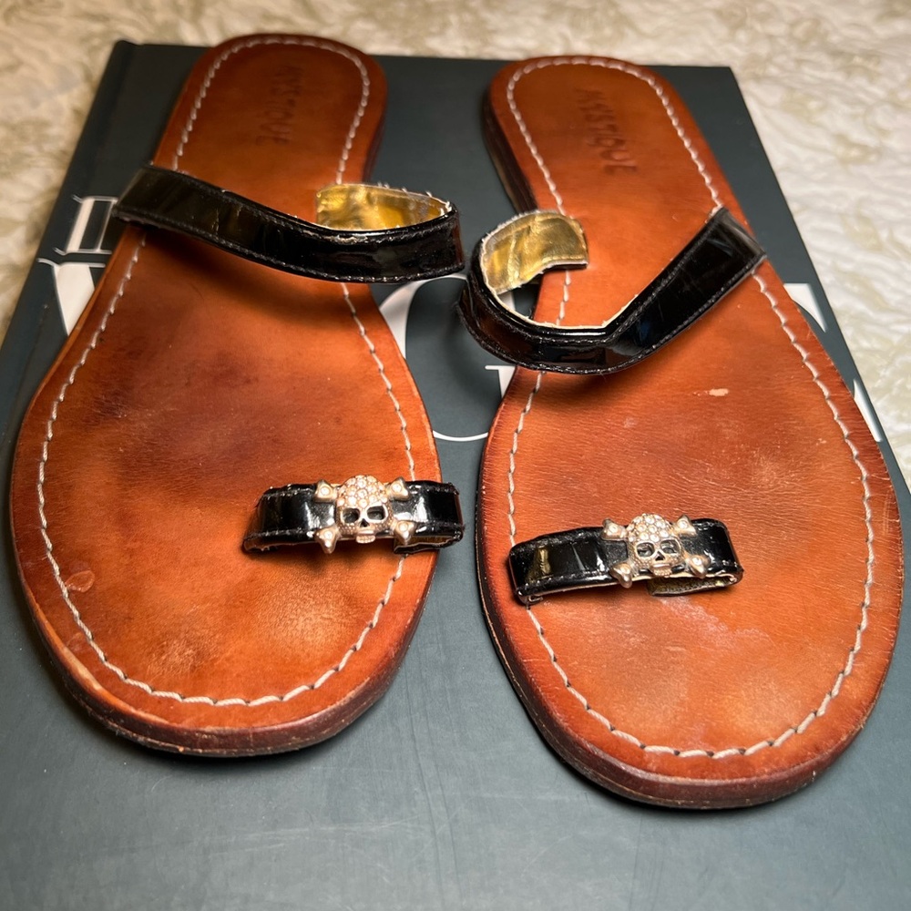 Mystique Boutique Thong Slide Sandals with Skull Jeweled Embellishment, size 10 - Picture 4 of 10